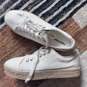 Size 10 Tretorn Eve Platform Espadrille canvas sneaker 👟 🌿🕊️ Like new!